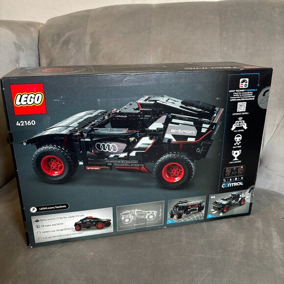 LEGO Technic 42160 Audi RS Q e-tron Rally Car – App-Controlled 4x4 Set (914 pcs) - Picture 4 of 6